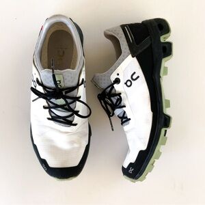 On Cloud Running Sneakers White Green Women’s Size 6.5